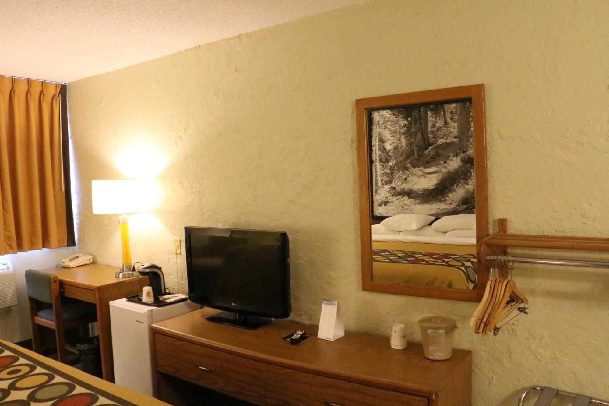 Super 8 By Wyndham Windsor/Madison North Hotel Quarto foto